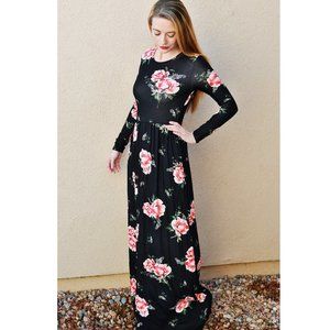 NWT Long Sleeve Floral Maxi Dress with Pockets